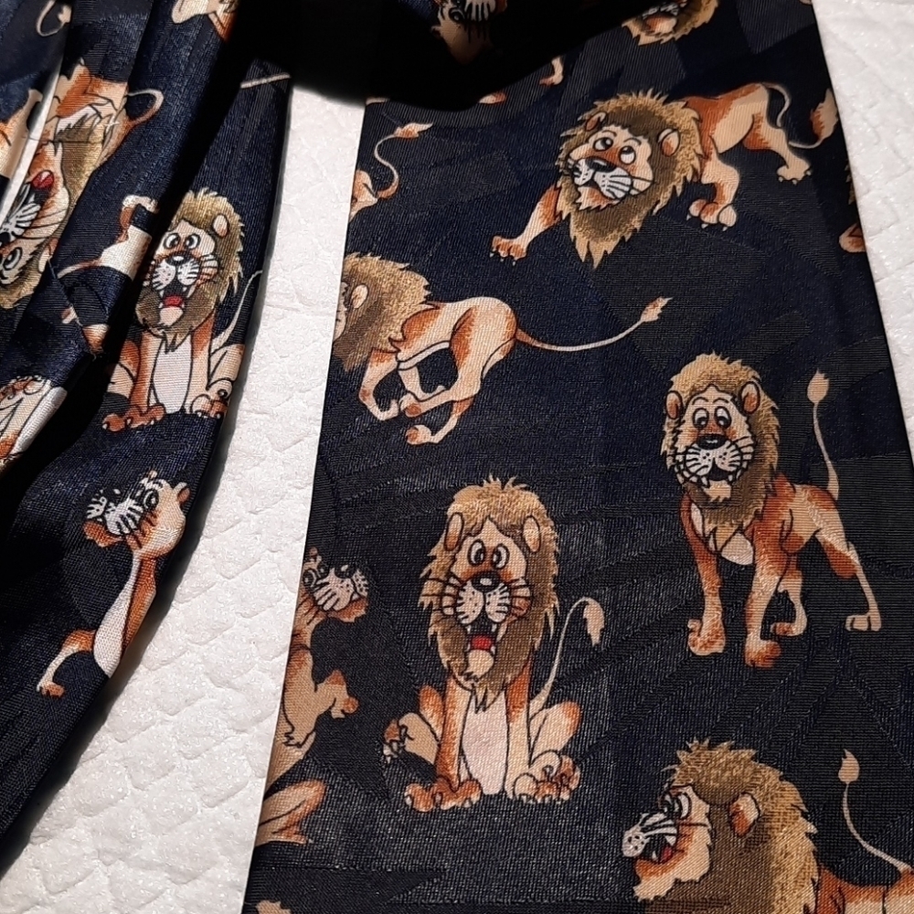 Men's Renaissance Hand Made Tie - Picture 3 of 5